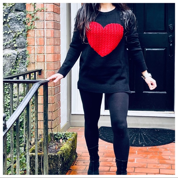 Love ❤️ Heart chic sweater - Picture 6 of 11